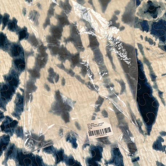 NWT Aviator Nation All Seasons Trucker Hat - Picture 7 of 8